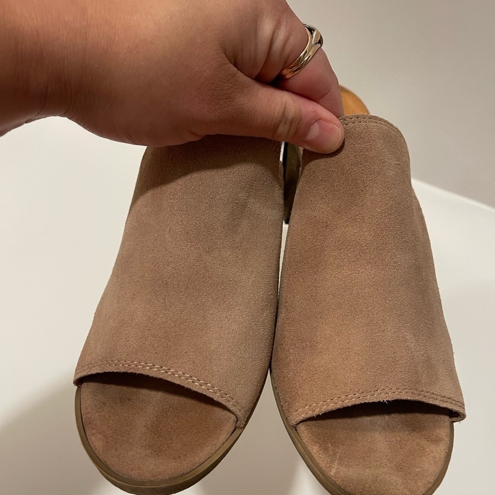 Elegant Brown Suede Mules - Picture 2 of 9